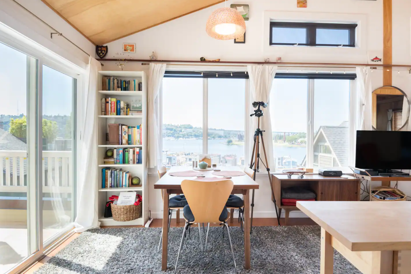 The Best Airbnbs in Seattle for Solo Trips, Family Stays, and More